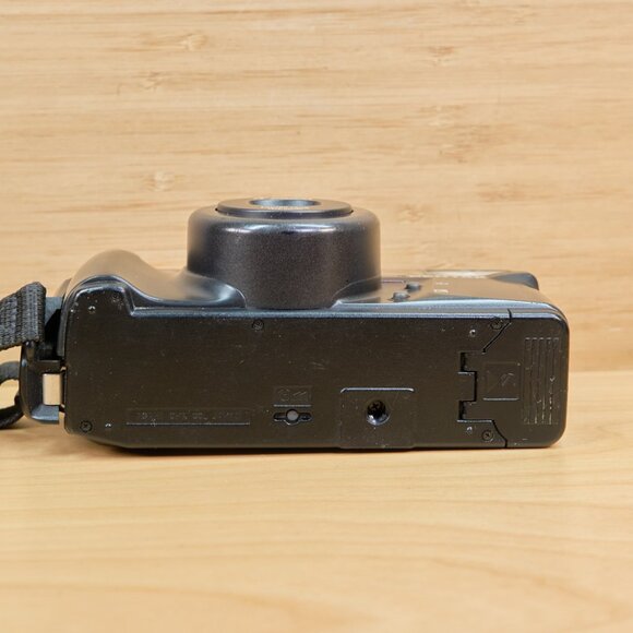 Pentax Zoom 70-S Point and Shoot 35mm Film Camera, Made in Japan - Picture 8 of 9